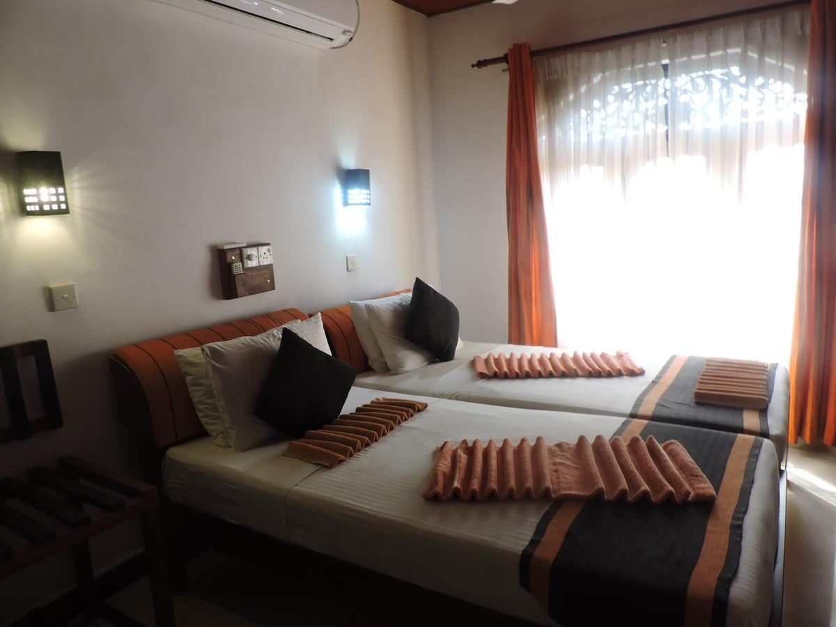Samaya Beach Hotel Unawatuna Exterior photo
